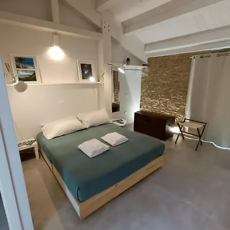 Oh Quant'e' Bella L'acquabella 奥托纳